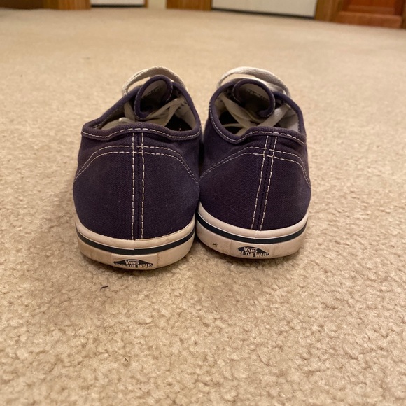 Vans - Picture 3 of 4